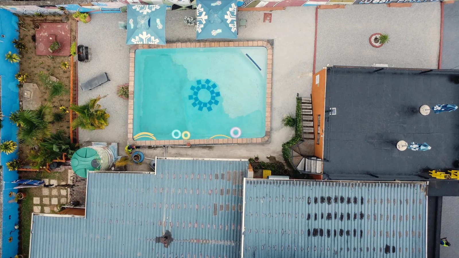 The swimming pool seen from directly above